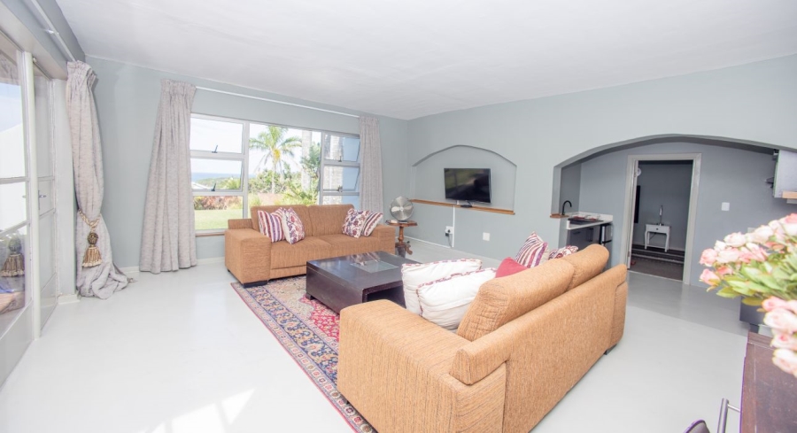 To Let 5 Bedroom Property for Rent in Beacon Bay Eastern Cape
